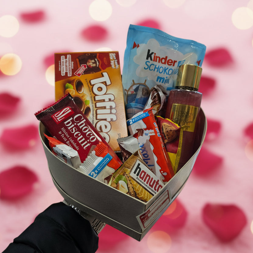 Romantična gift box kutija srce sa slatkišima i parfemom
Luksuzna poklon kutija sa čokoladama i mirisom
Sweet box srce za devojku sa čokoladicama
